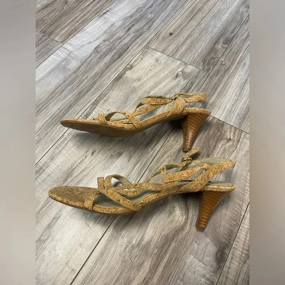 Adrienne Vittadini AV Lane Cork Heeled Strap Sandals Size 8 - Picture 8 of 9